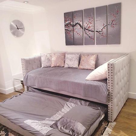 Cozy Muswell Hill 1-Bedroom Flat London Bagian luar foto