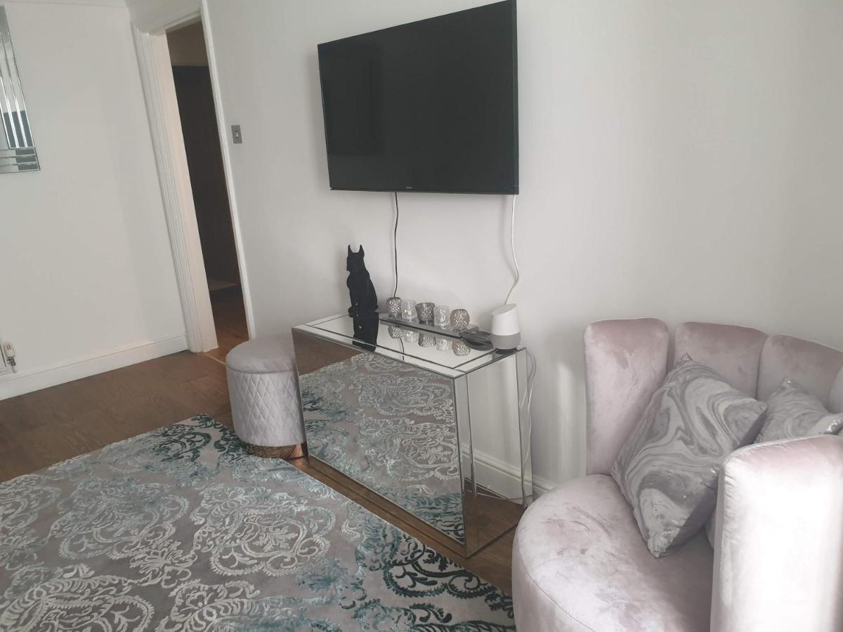 Cozy Muswell Hill 1-Bedroom Flat London Bagian luar foto